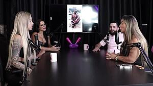 Juli Figueir� and Felipe Larrossa Play Tinder Match Game