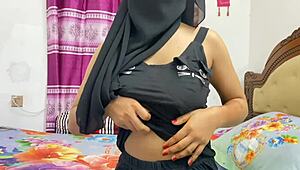 mumbai muslim aunty bent over for doggystyle with hindu boyfriend 😏