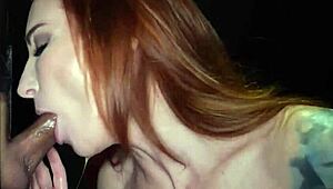 红发纹身熟女洞口深喉大屌