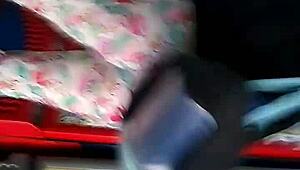 墨西哥大翘臀女人商店购物摇屁股