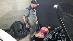 Novinha Takes Car to Mechanic and Gets Fucked