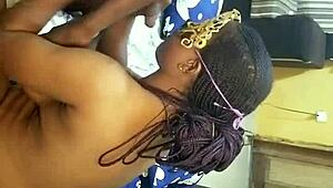 三个炮友大屌MMF三人行狂干