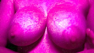 Watch Artemisia Love make her big tits bounce for you?