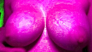 Watch Artemisia Love make her big tits bounce for you?