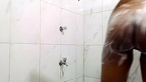 Married Woman Wants Get Destroy Her Pussy While Bathing