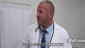 看Katie Kinz抱着老公用骚屄操医生鸡巴