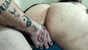 Melissa Leal屁眼塞巨型玩具