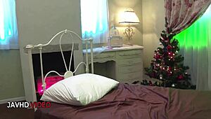 热辣JAV激情，Mika Hatori沉迷他的鸡巴和蛋蛋