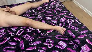 Juicy creampie in couple masturbation! Homemade amateurs using dildo for sexy close-up action!