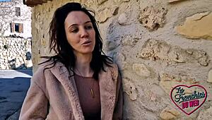 Cataleya, a 28-year-old commercial assistant, is very naughty.