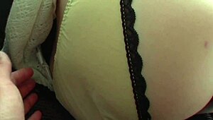 日本小骚货猛吸狂干！小毛奶子play