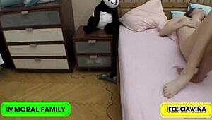 Phat ass Felicia gets spitroasted by two guys 😋