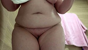 mature bbw pissing on white panties from below