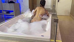 i chek out dis foda in hidro wit teh angel on red chanel cum see ful