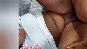 socando fundo na preta gostosa 😈