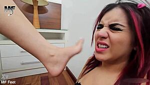 Feet Dom - Swallowing Big Feet in Brunette Latina Fetish Scene