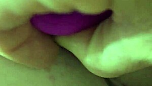 i'm playing with the anal dildo, it's creamy and feel great.