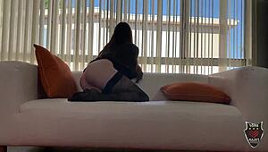 Hazel Moore等Rome Major深舔骚穴