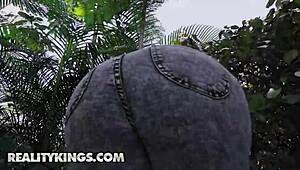 College Student Khloe Kapri Learns Threesome From Stepmom Victoria June