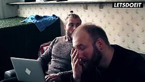 淫荡继妹Angel Wicky双大屌上阵 - Horny Hostel