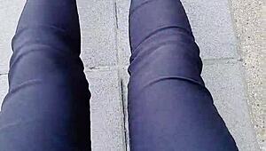 她为什么穿丝袜户外撒尿？