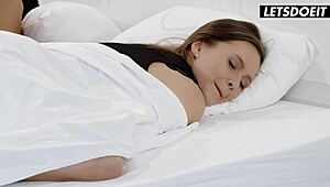 Stacy Cruz 19岁捷克18+少女在LetsDoeIt上被情人深插