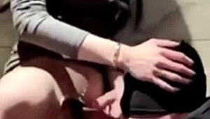 Colocando safado para mama e fodendo a bunda dele