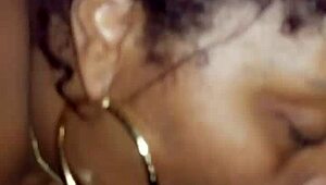 gorgeous black milf loves dick and balls - blow job?