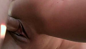 lilly banks金发18岁少女被爹爹看操