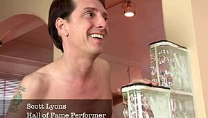 lilly banks金发18岁少女被爹爹看操