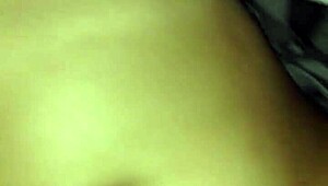 Wow, Venezuelan babe llena de flujo in this hot scene!