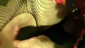 teen amateur fucks huge fat ass with fisting plug