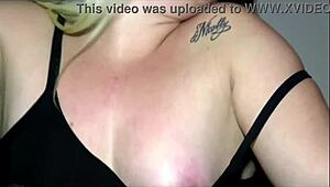 Atendendo a Porta Fodendo na Frente do Entregador!