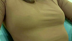 Teen babe teases her sugar daddy with sexy poses after a workout