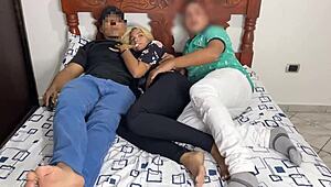 Noche De Pelicula Junto A Mi Mejor Amigo Y Su Hermosa Novia Ntr Me Cojo A La Novia