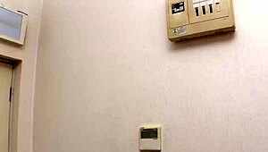 Ayatsuki Akari gets creampied at the reunion she promised to attend