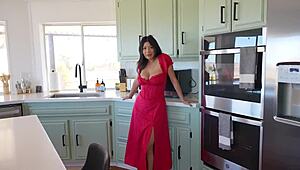 big titty tradwife cheats at thanksgiving with huge cumshot?