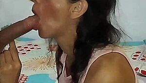 Le Chupe Bien Delicioso La Verga De Mi Vecino Casado Estaba Muy Jugosa!