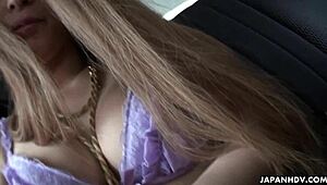 骚臀亚洲辣妹狗爬式被狂干！