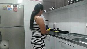 Colombian lesbians dive into mutual pussy licking at home