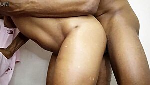 黑人大鸡巴深插湿透骚逼猛干