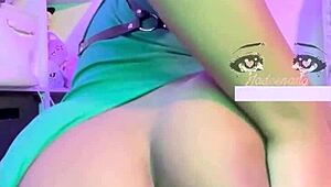 Street fighter cosplay Cammy riding a veiny character.