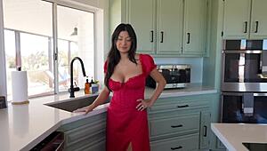 big titty tradwife cheats at thanksgiving with huge cumshot?