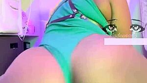 Street fighter cosplay Cammy riding a veiny character.