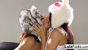 Furry hat babes pose nude with lola foxx