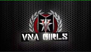 东方继母Maxine X教Skylar舔屄性教育