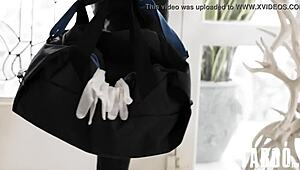 Keira croft gives blowjob to jessy jones