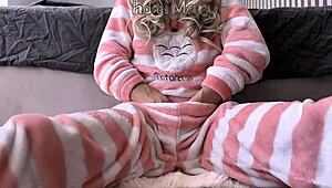 asian teen 18+ fingering hairy pussy and squirt orgasm close up