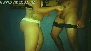 拉丁辣妹自拍秀巨臀