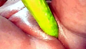 Desibhabhi, sex today my pussy is very tight i applied oil and got fucked!